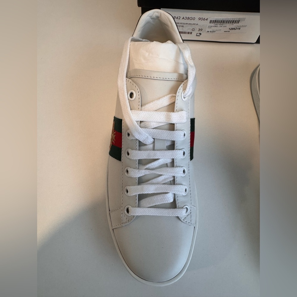 Brand New in Box Women’s Gucci Ace Embroidered Bee Sneakers Bianco Size 39 - Picture 2 of 16